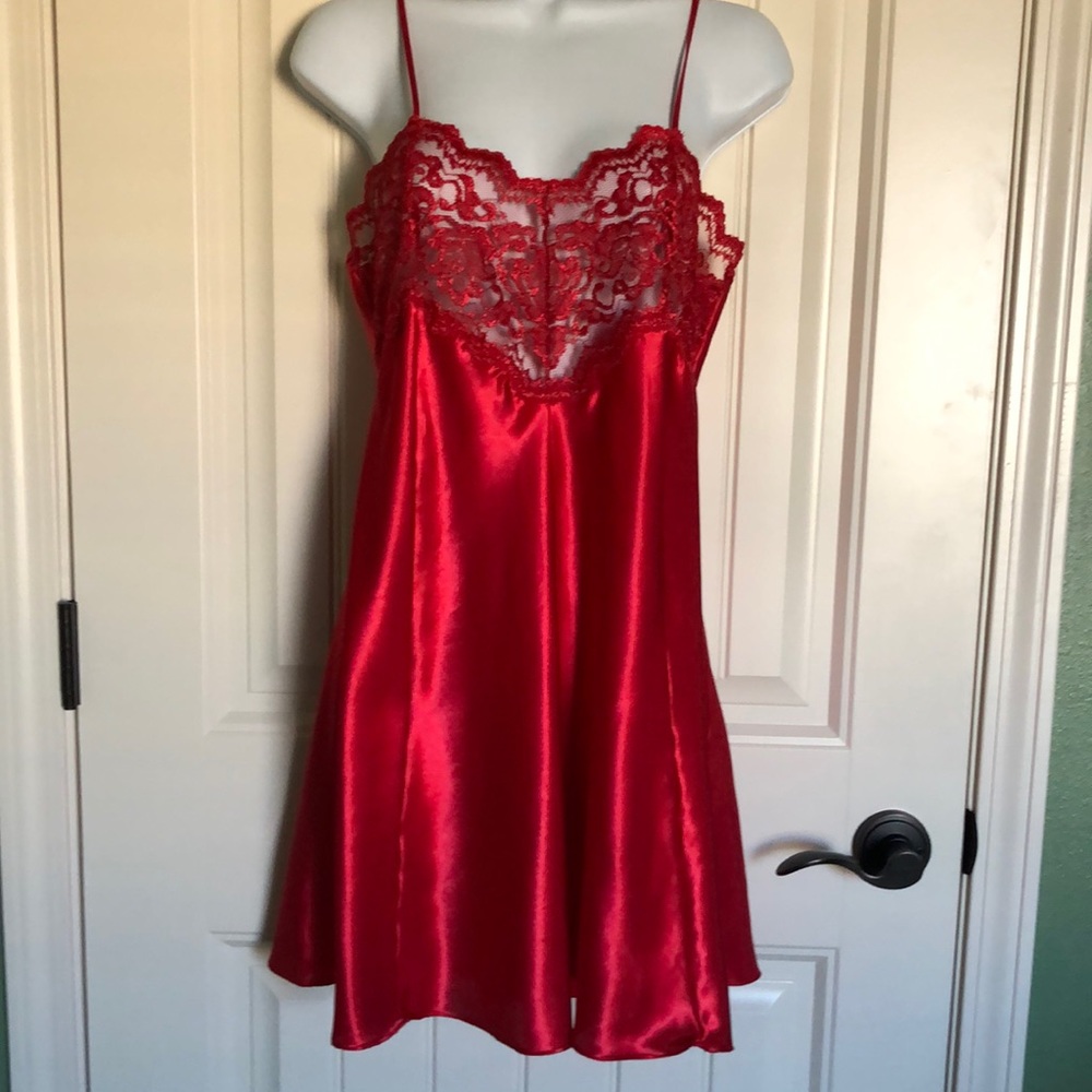 Red lacy chemise…. Excellent condition, like new!